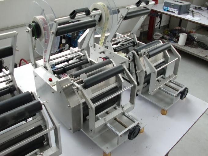 自粘不干胶圆瓶自动贴标机220V