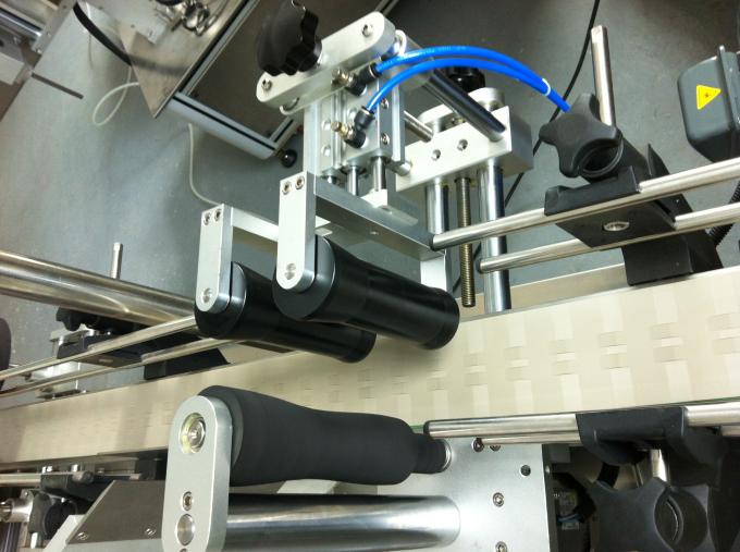 玻璃瓶不干胶贴标机，玻璃瓶贴标机