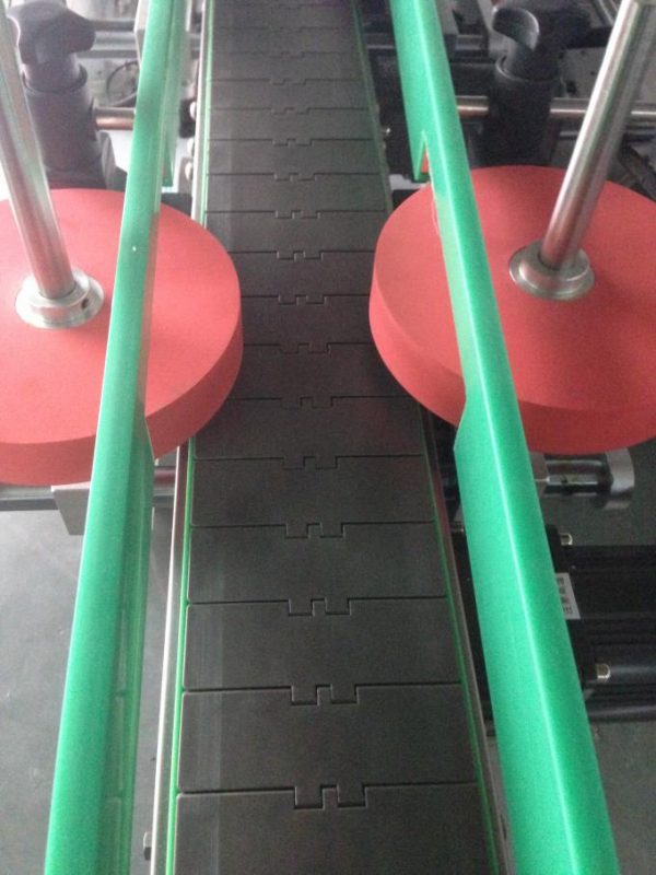 自动标签贴标机，用于圆形/方形/亚瓶形