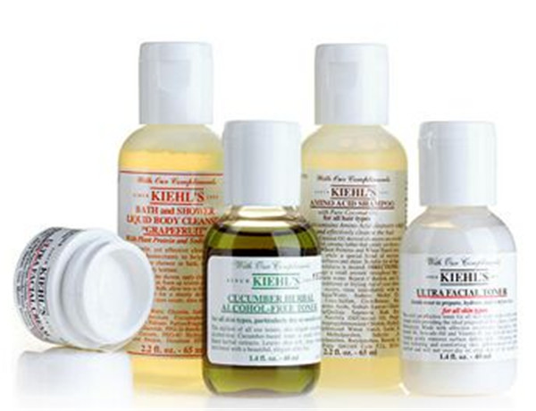 医药行业小圆瓶贴标机