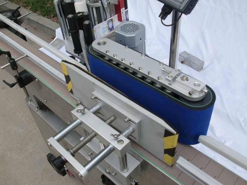 中国气雾罐自动圆瓶贴标机，用于20-200 pcs / min小瓶不干胶供应商