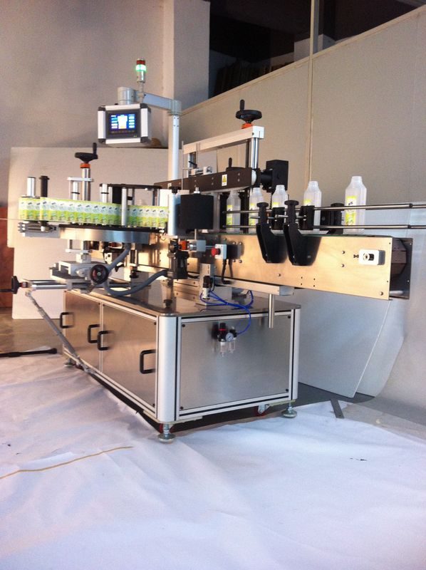 中国饮料方瓶贴标机双面不干胶贴标机供应商